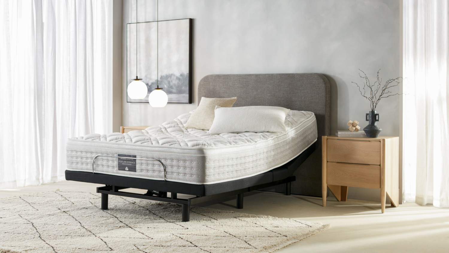 Posture Embrace Medium Queen Mattress with MotionComfort Queen Adjustable Base by SleepMaker