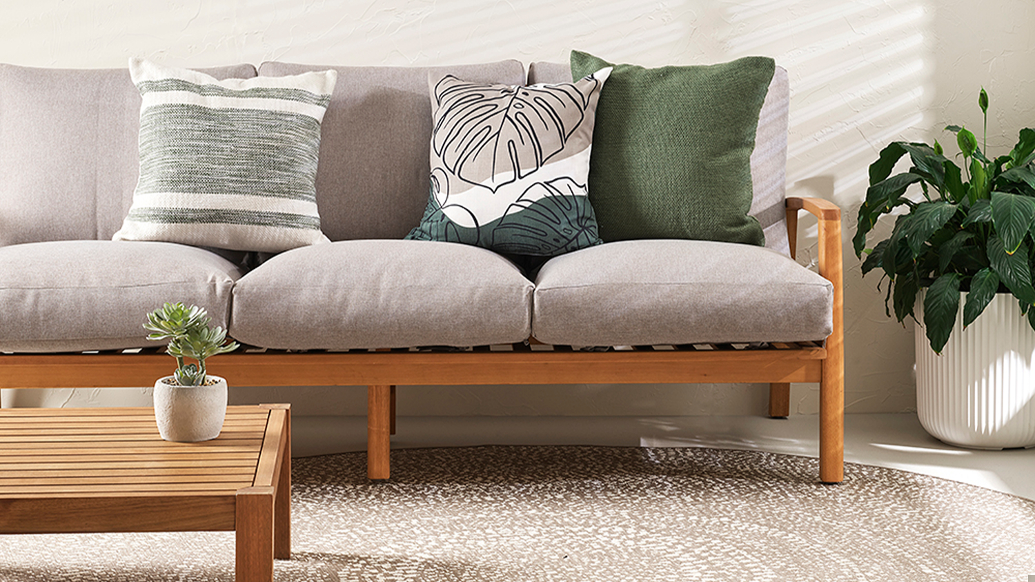 Southwold Outdoor Cushion - Olive