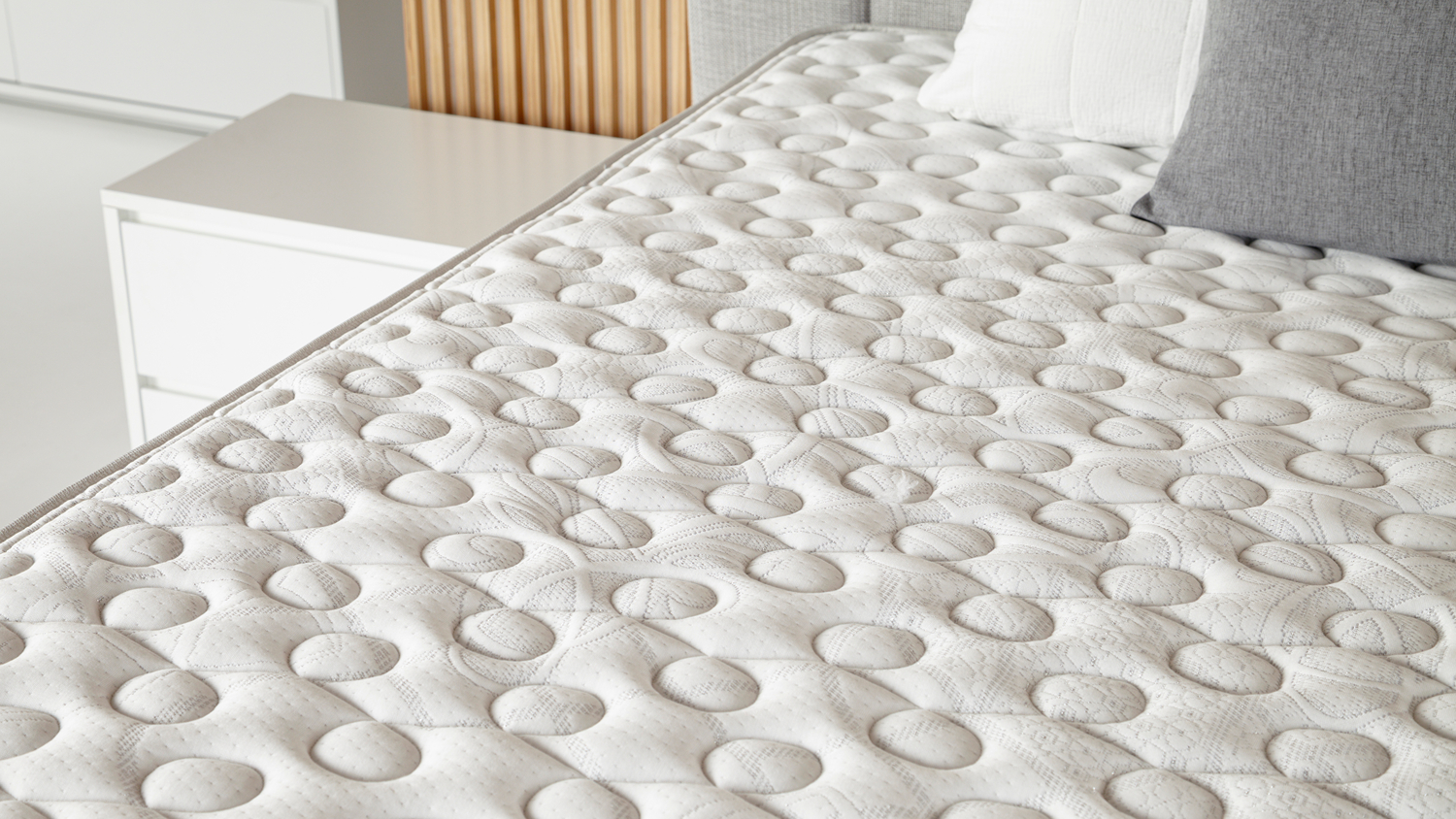 Harrington Extra Firm King Mattress by Sealy Posturepedic