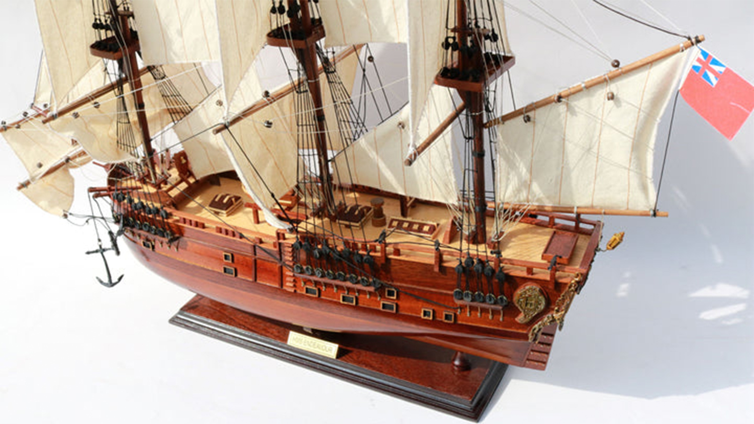 Classic Craft Model Boat - HMS Endeavour