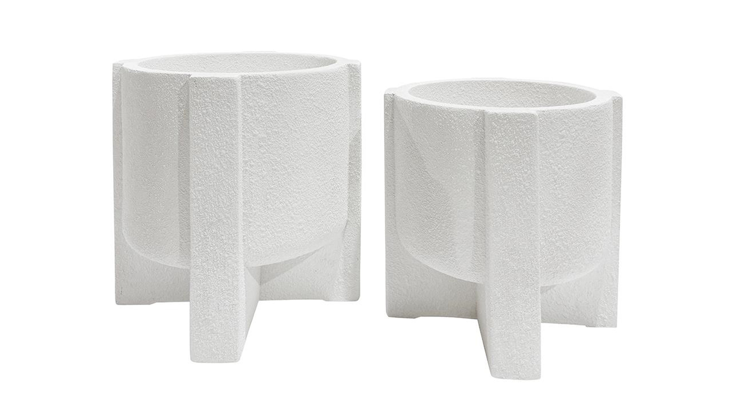 A close-up of Otto White MGO Planter with vertical leg.