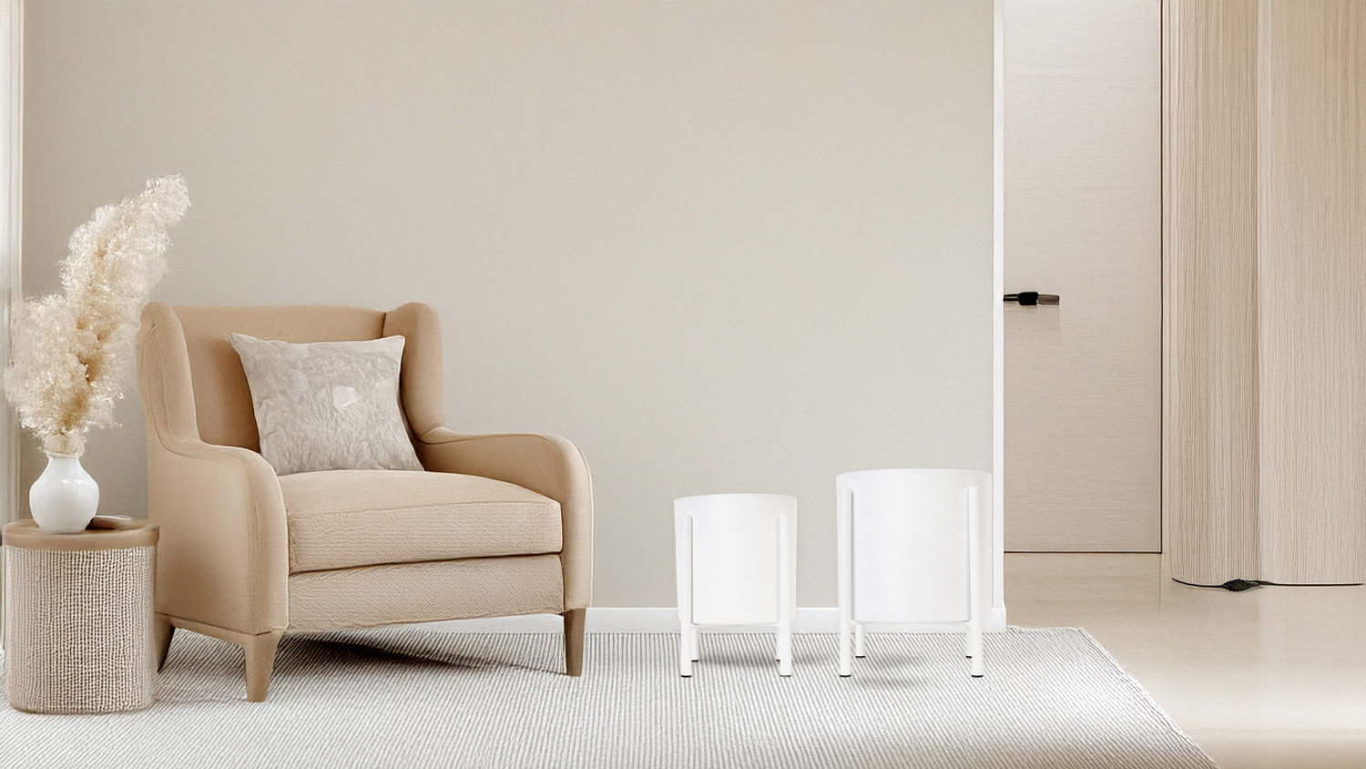 Malik White Planter on Stand Set 2pcs