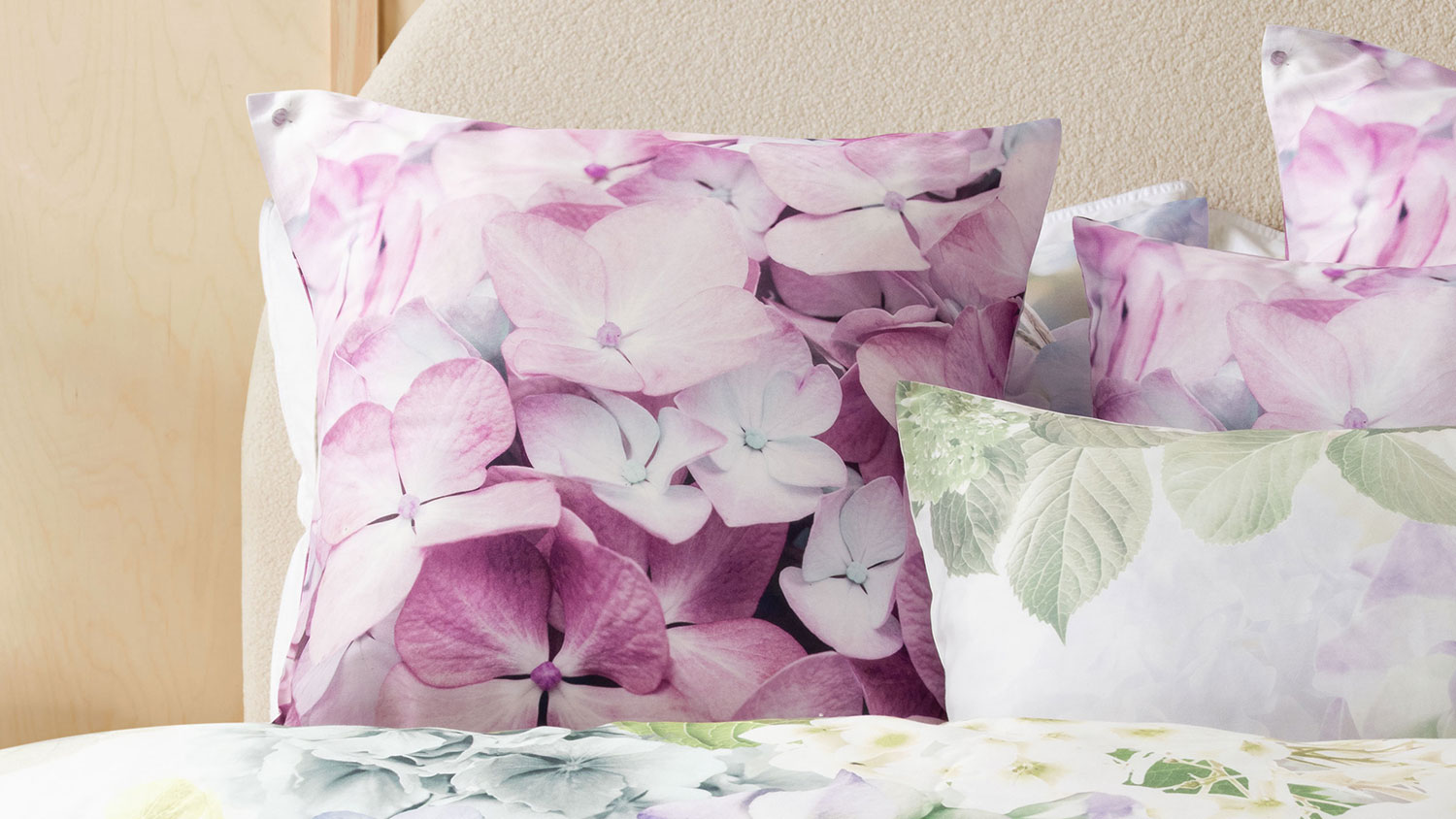 Thea Hydrangea Duvet Cover Set by Savona