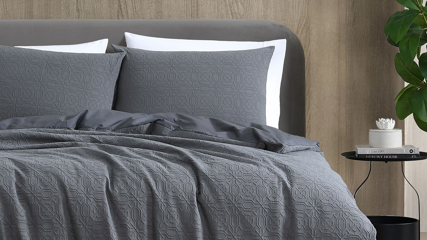 Lloyd Charcoal Duvet Cover Set by L'Avenue