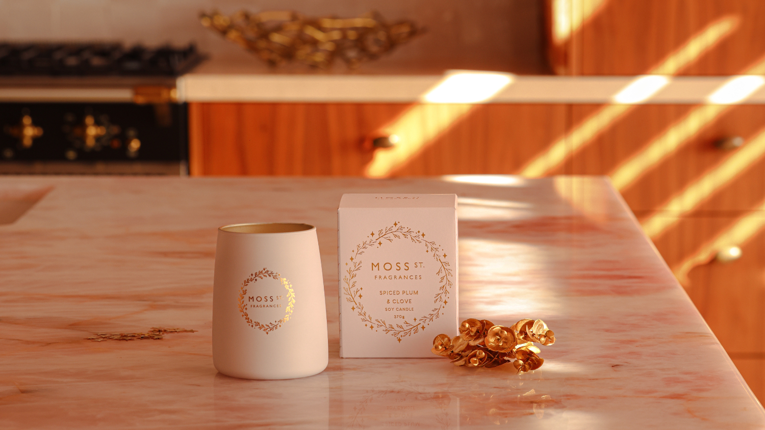 Moss St. 370g Scented Soy Candle - Spiced Plum & Clove