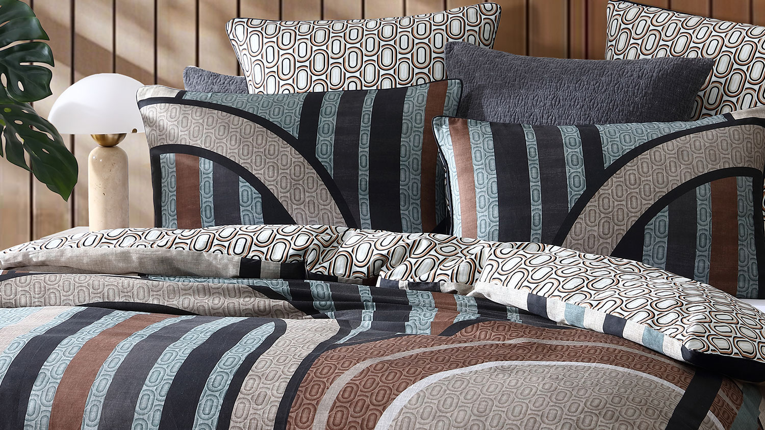 Journey Linen Duvet Cover Set by Logan & Mason