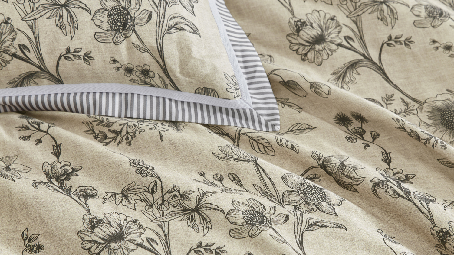 Perpetua Natural Duvet Cover Set by Private Collection