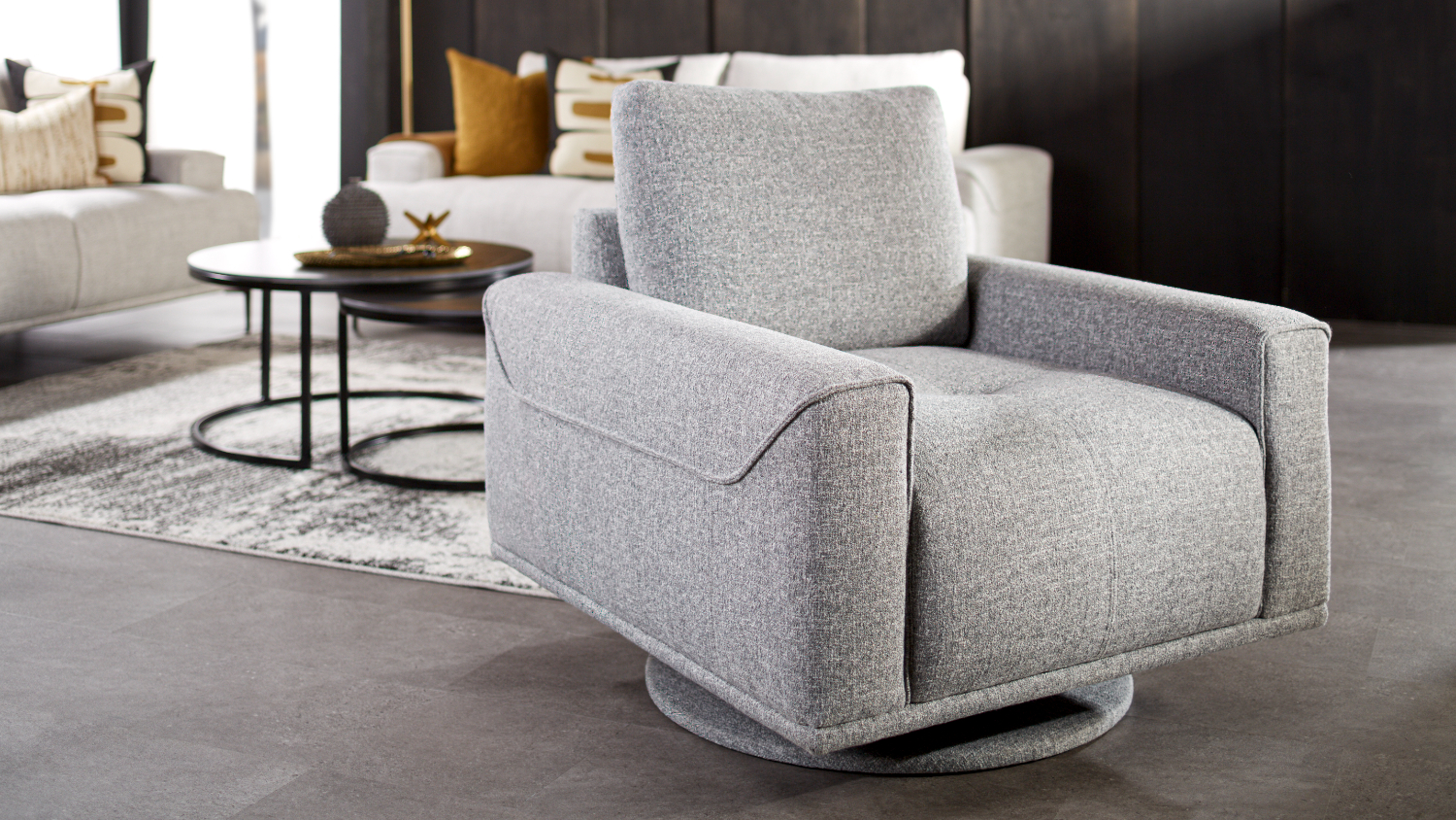 A front view of the alabama armchair