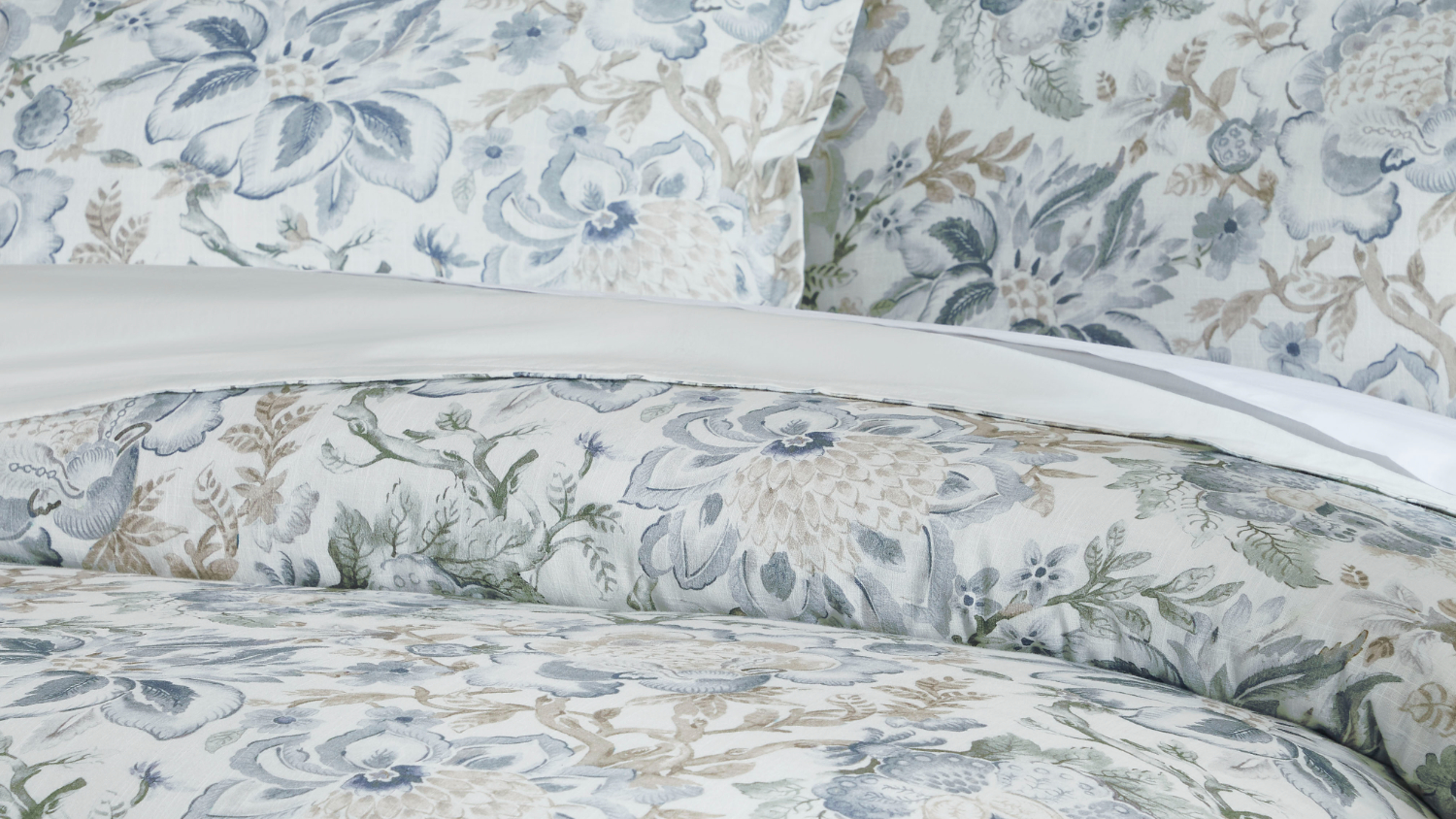 Celine Chambray Duvet Cover Set by L'Avenue