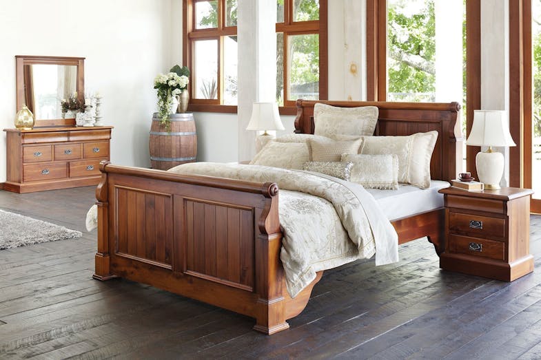 Clevedon Bedroom Furniture by Woodpeckers