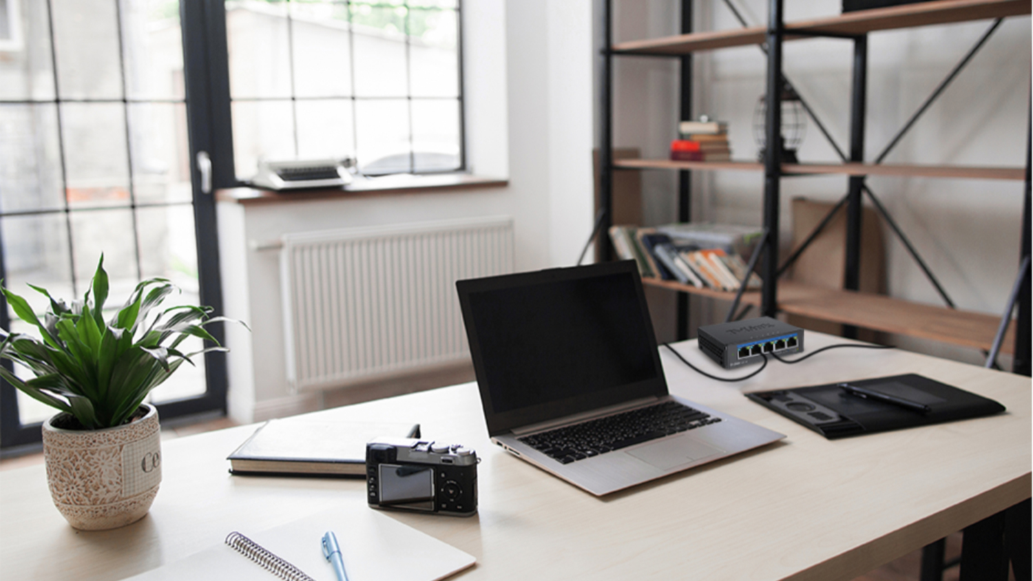 D-Link DMS-105 2.5Gbps Gigabit Unmanaged Ethernet Switch - Black (5 Port)