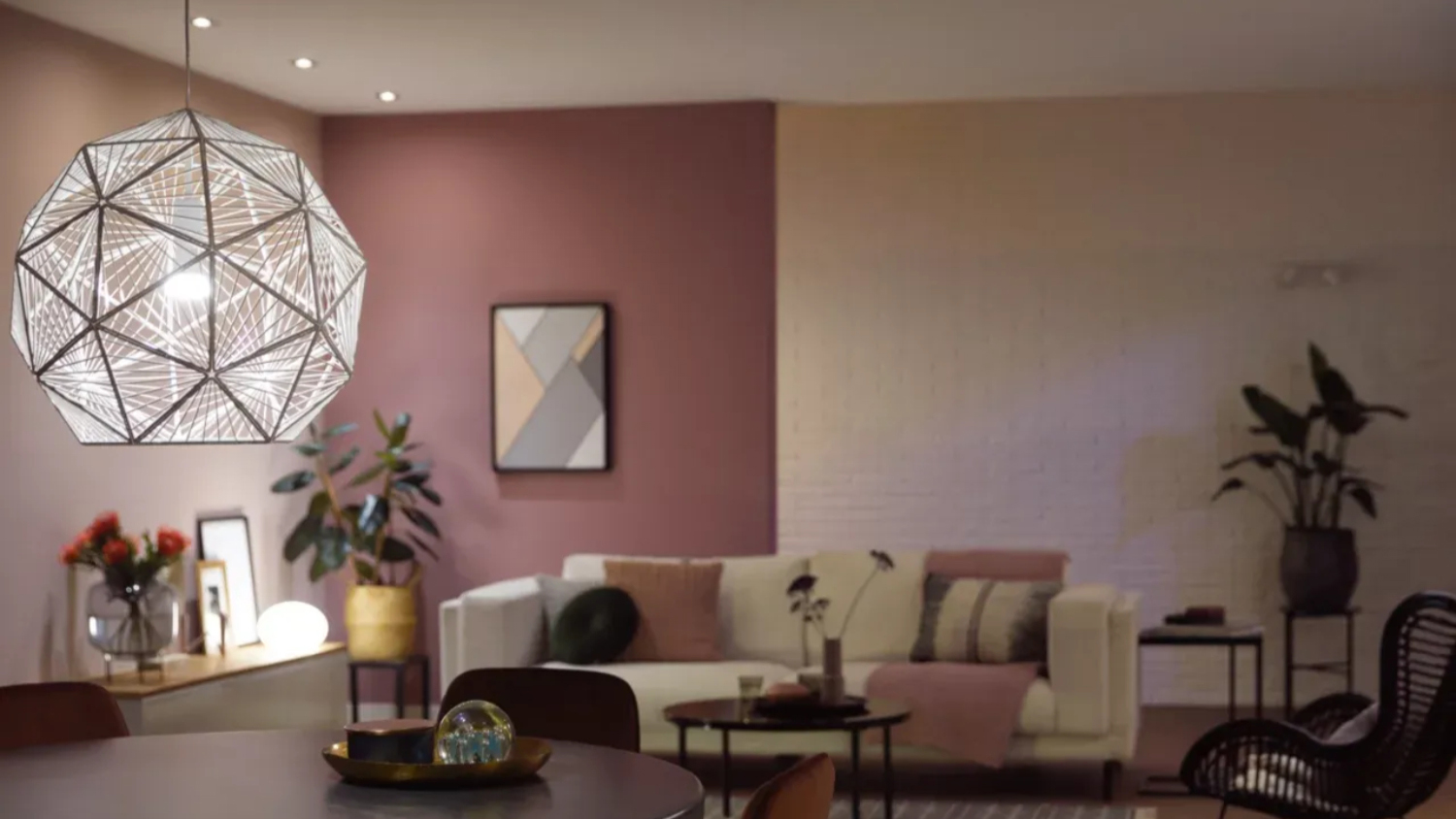 Philips Hue B22 A60 11W Smart Light Bulb - 1 Pack (White & Colour Ambiance)