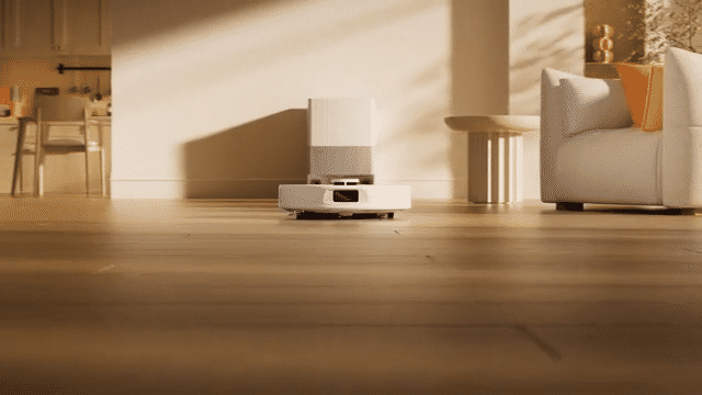 Roborock Qrevo C Pro Robotic Vacuum & Mop with Multifunctional Docking Station - White (RR-QRRCP02-03)