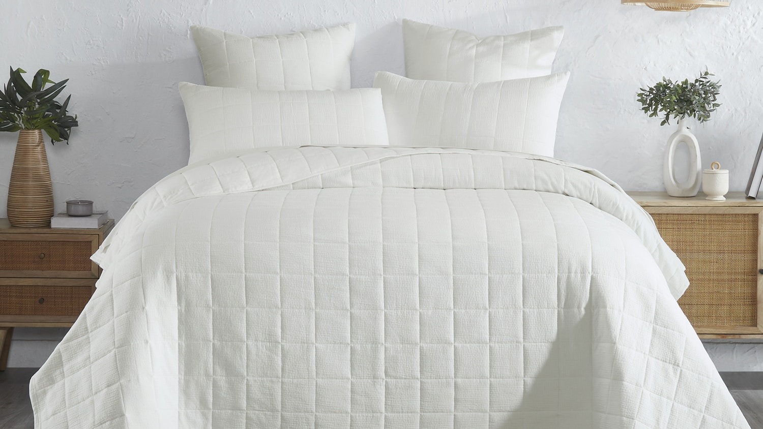 Leni White Coverlet Set by L'Avenue
