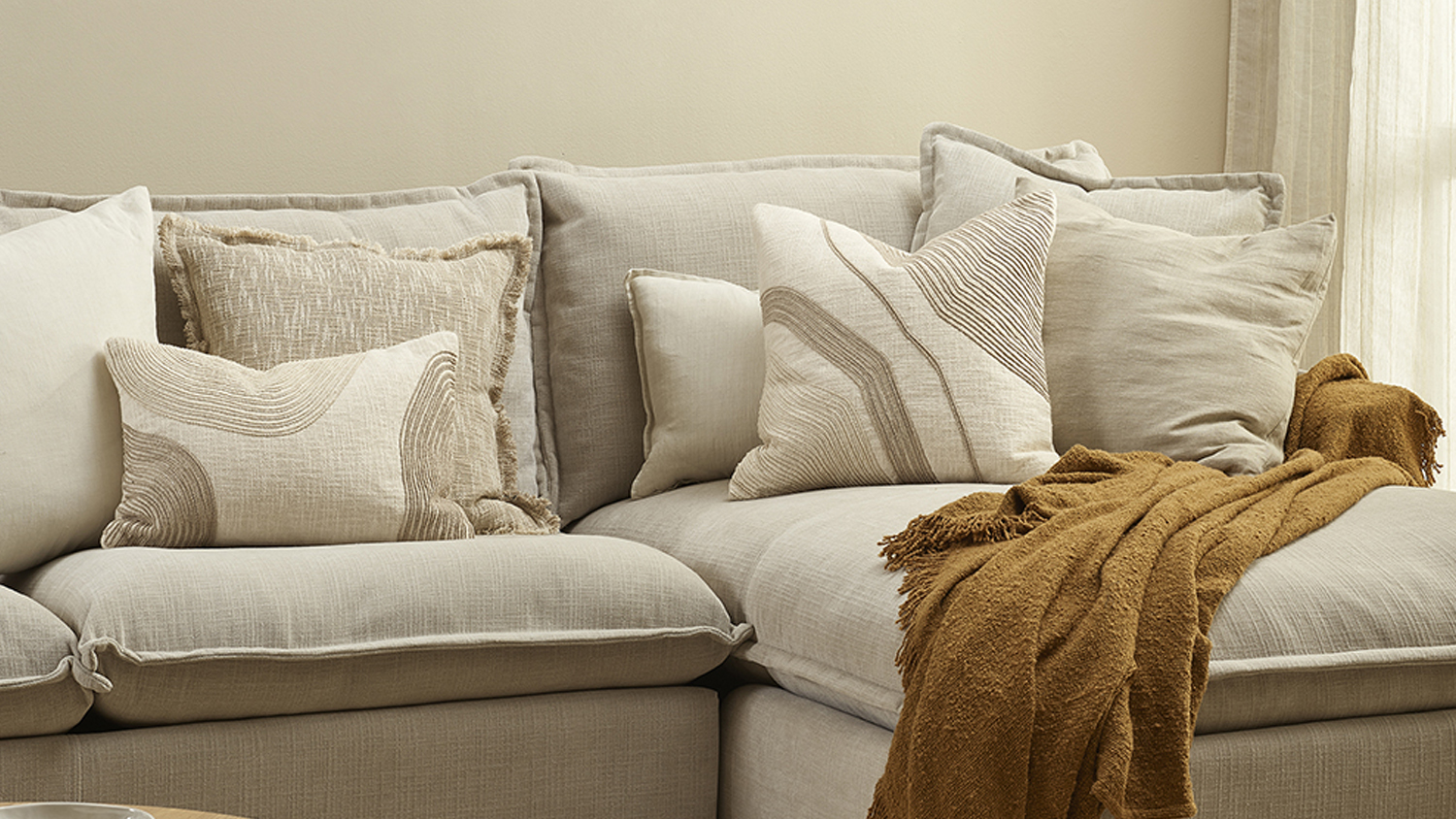 Chelsea Feather Cushion - Ivory