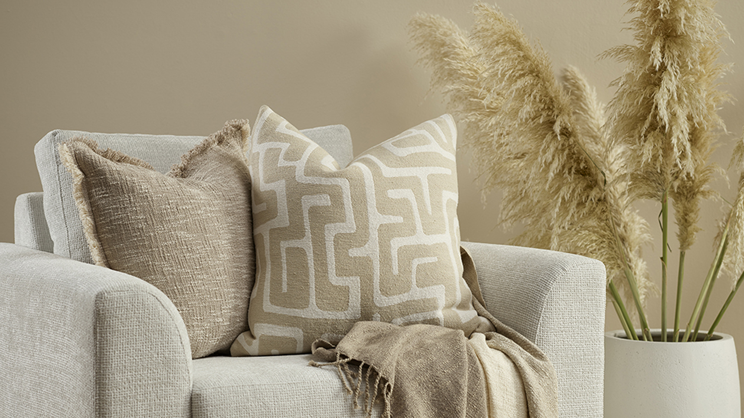 Luxor Feather Cushion - Ivory/Ecru