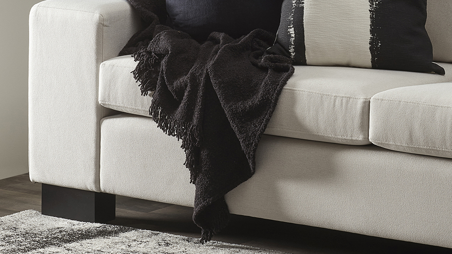 Lily Throw - Black