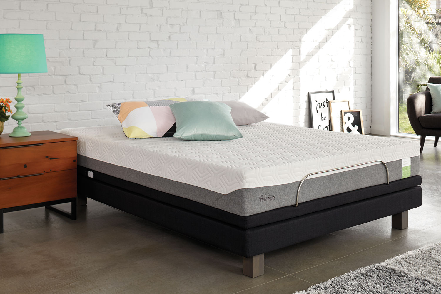 Hybrid 21cm Supreme Queen Mattress by Tempur Harvey Norman New Zealand