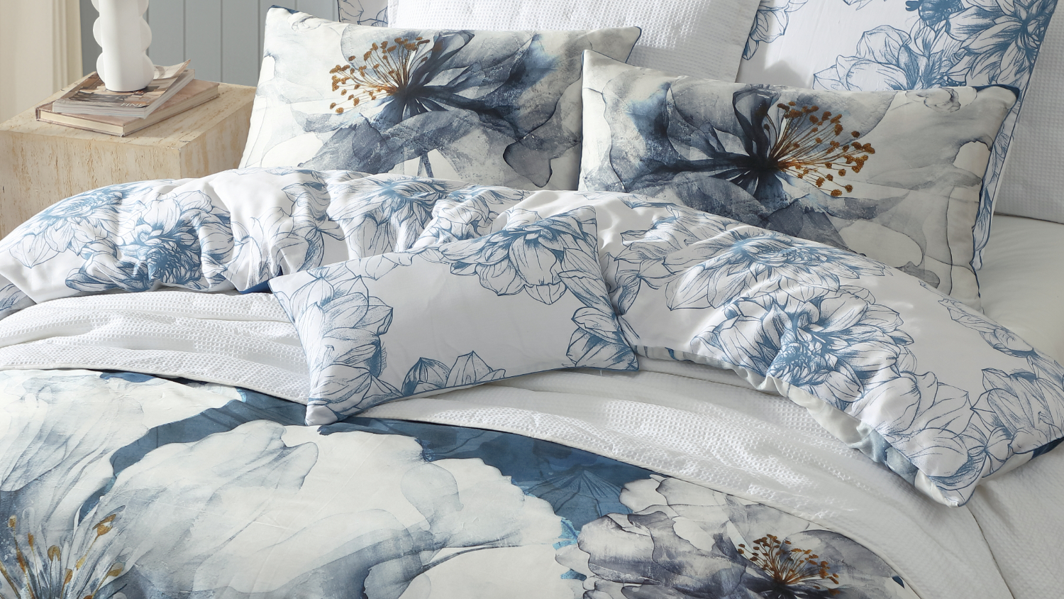 Belle Steel Duvet Cover Set by Logan & Mason