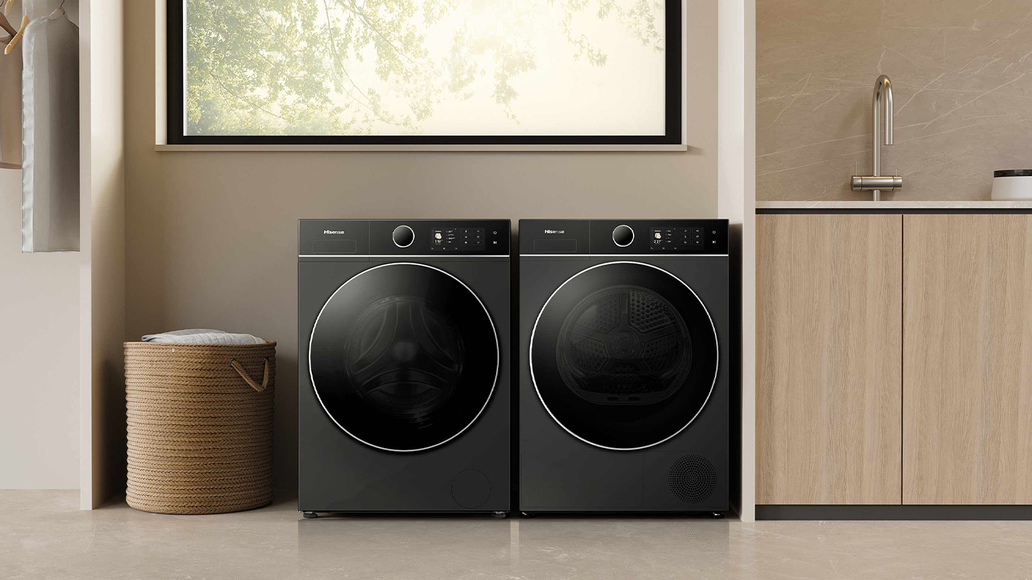 Hisense Series 8i 10kg Front Loader Washing Machine - Black (HWF8I1015BX)