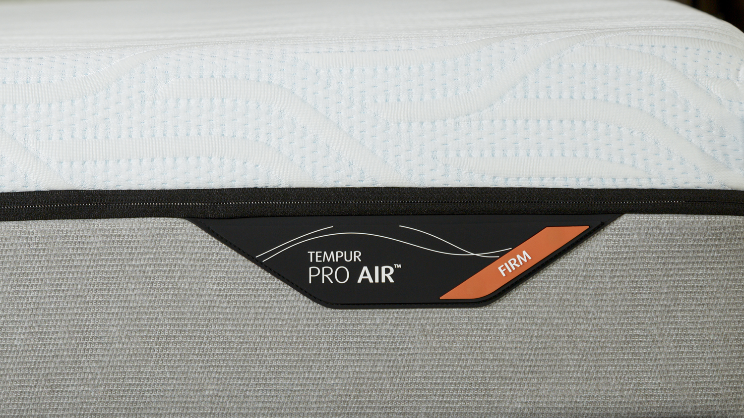 Close-up of the Tempur Pro Air side label