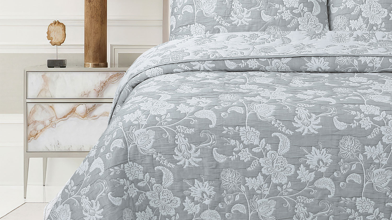 Vintage Bloom Silver Coverlet Set