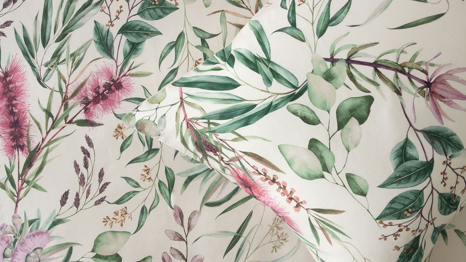 Lowen Berry Duvet Cover Set by Savona