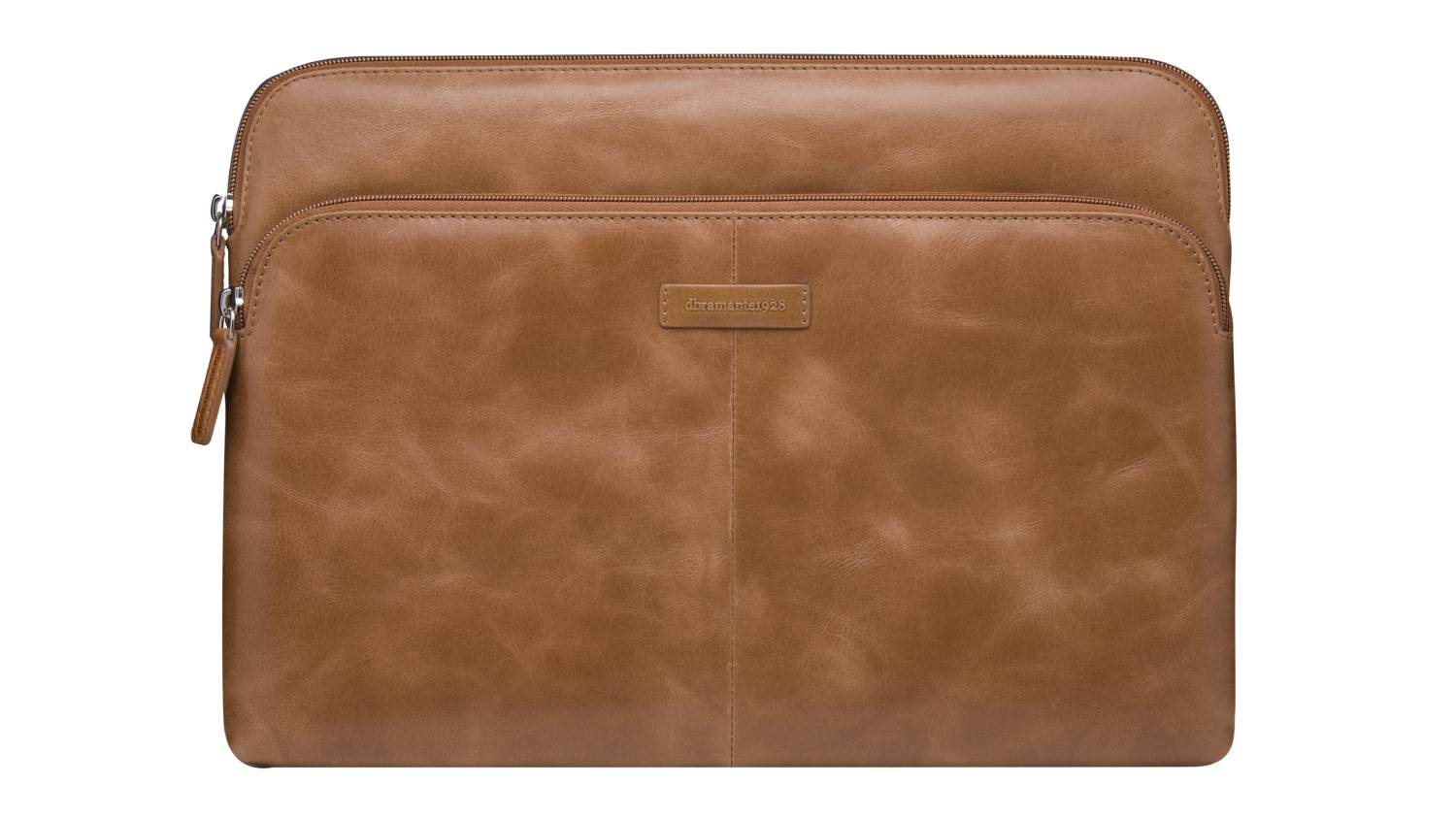 Front view of the dbramante Skagen Pro+ (2nd Gen) laptop sleeve in tan leather
