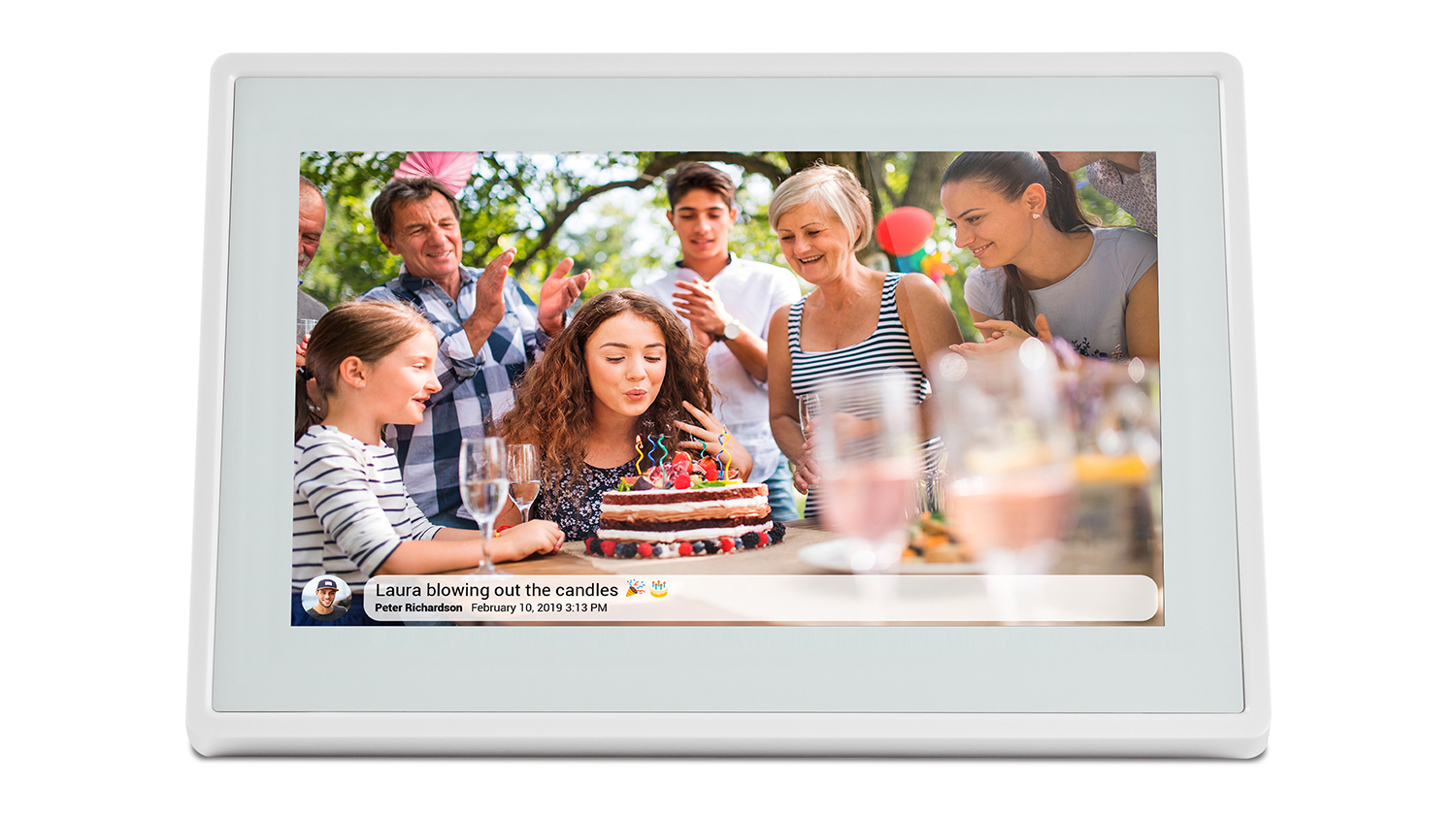 Jackson Frameo 7-inch smart digital photo frame, front view with family photo displayed