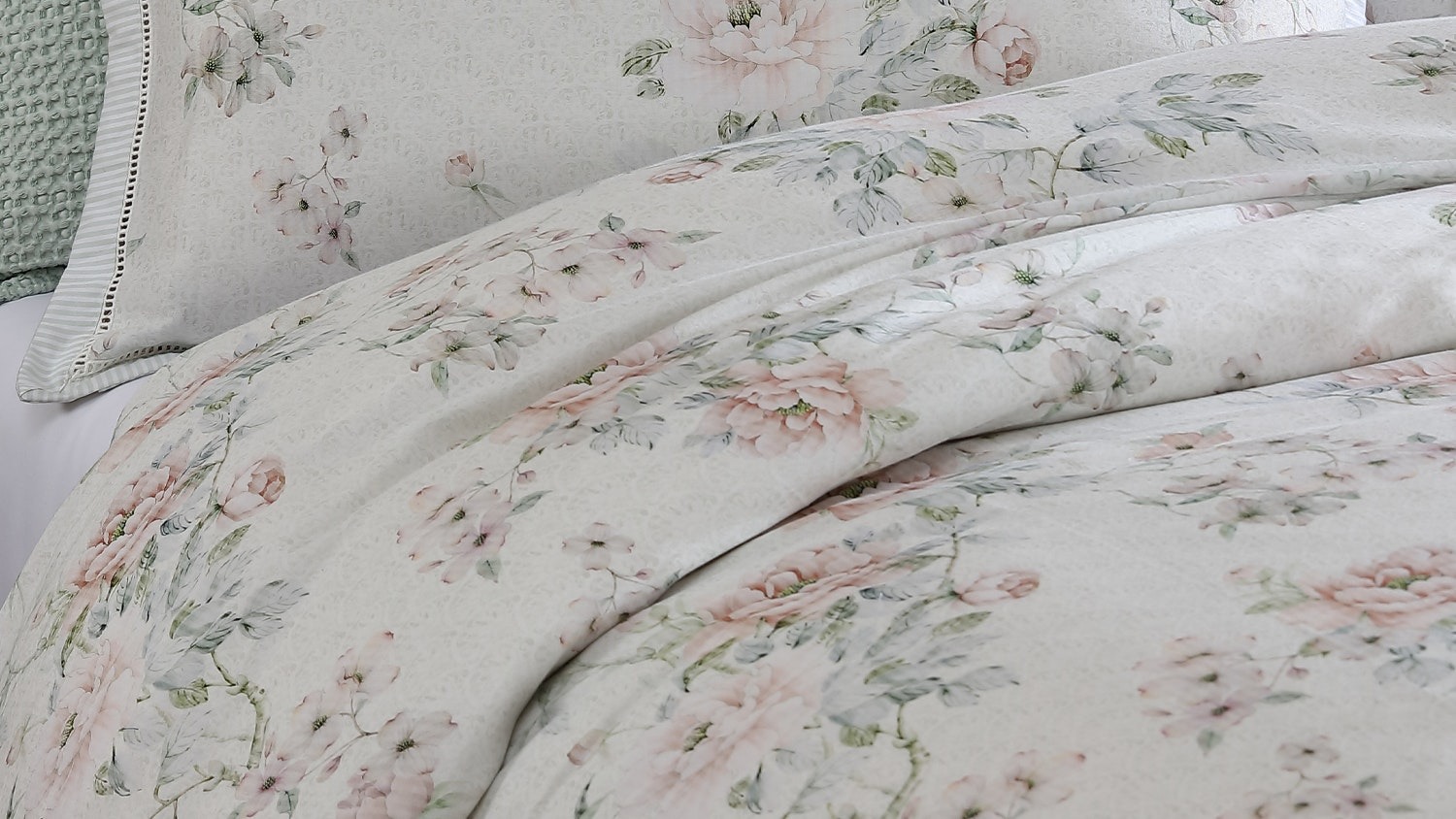 Liyana Frost Duvet Cover Set by Private Collection
