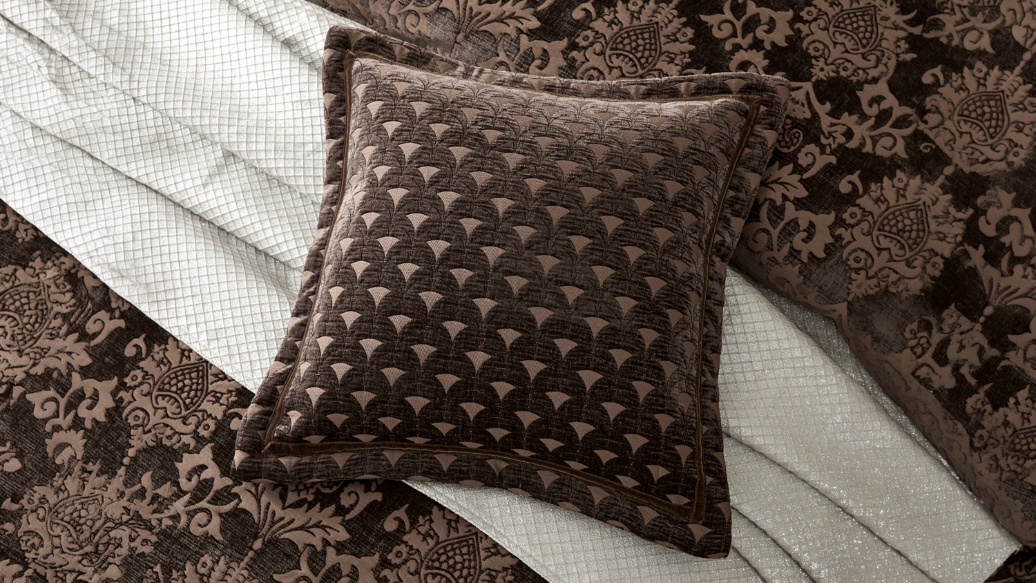 Imperial Chocolate European Pillowcase by Da Vinci
