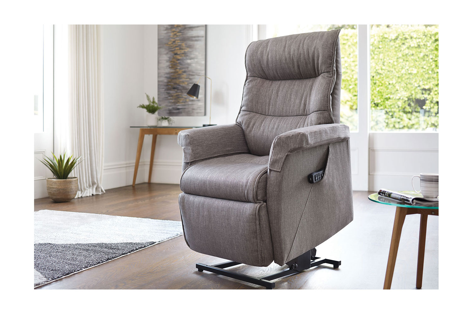 Lift chair harvey deals norman