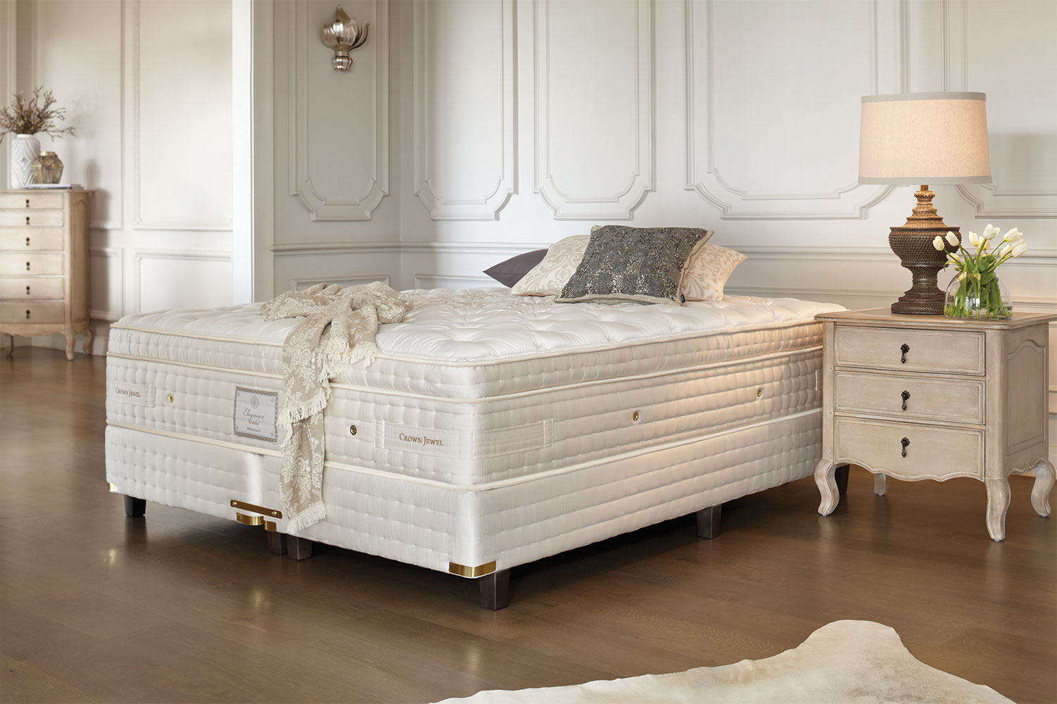 Bordeaux Plush King Bed with Standard Base by Sealy Posturepedic
