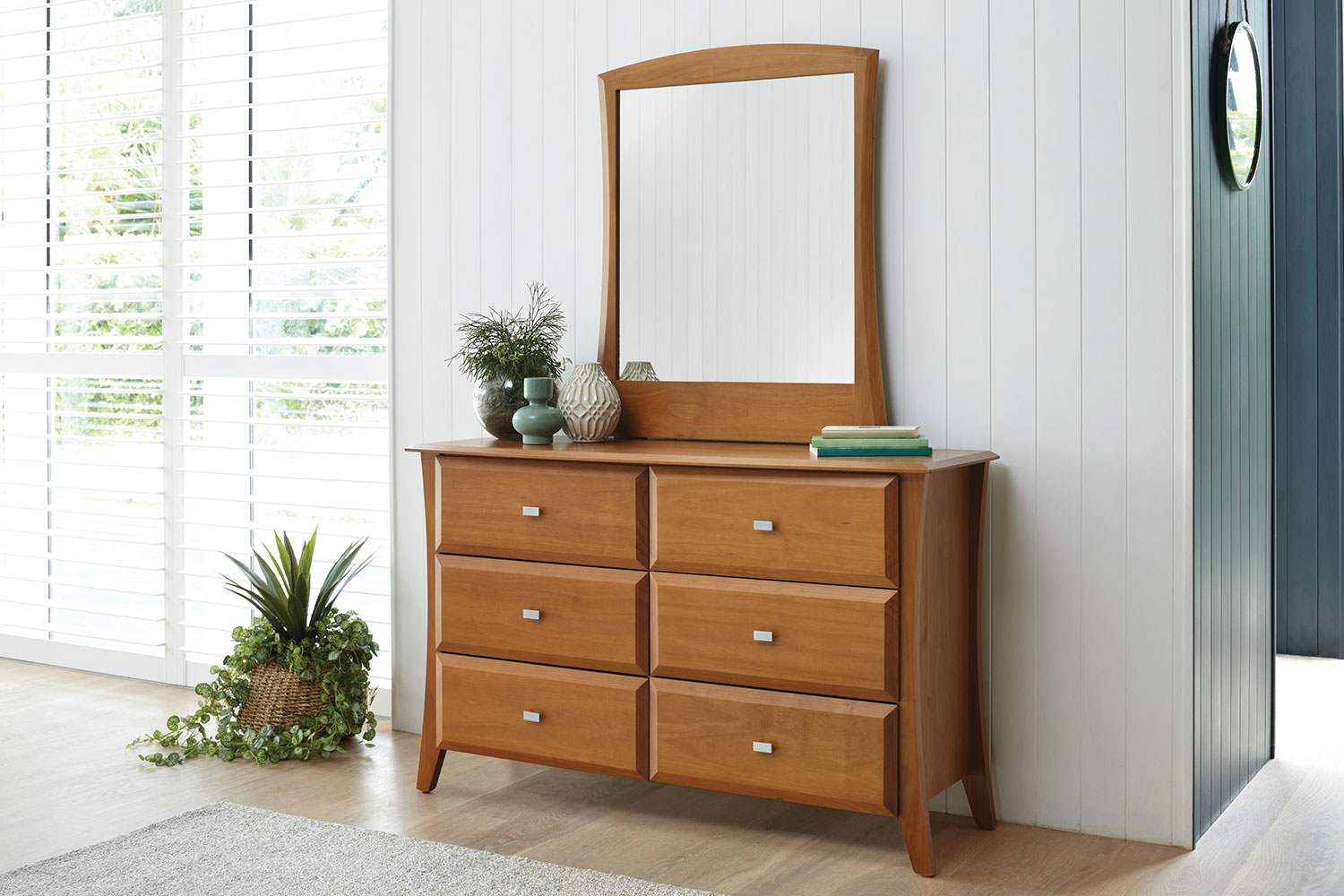Lynbrook 6 Drawer Dresser And Mirror By Coastwood Furniture