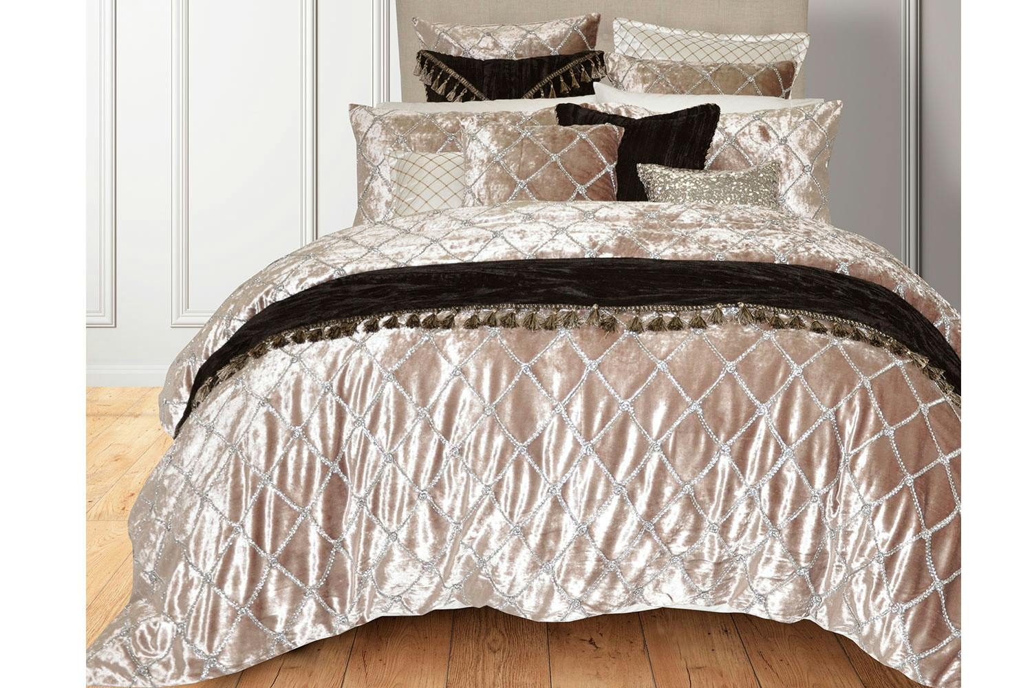 Julienne Mink Duvet Cover Set By Da Vinci Harvey Norman New Zealand Julienne Mink Duvet Cover Set By Da Vinci